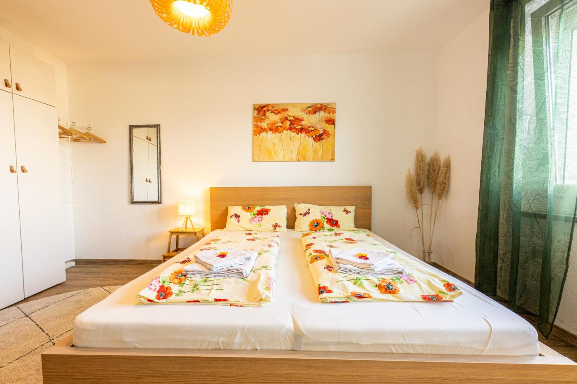 Modernes 2-Zimmer-Apartment Mit Balkon Und Netflix جينا المظهر الخارجي الصورة